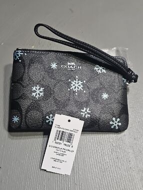 Coach CF286 Corner Zip Wristlet Signature Snowflake Print  Silver Graphite NWT